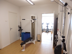 trainingsruimte achter deur open